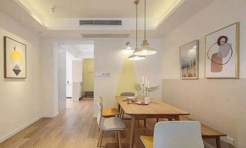 100㎡三居室北歐風(fēng)裝修，原木搭配暖色調(diào)讓家溫馨